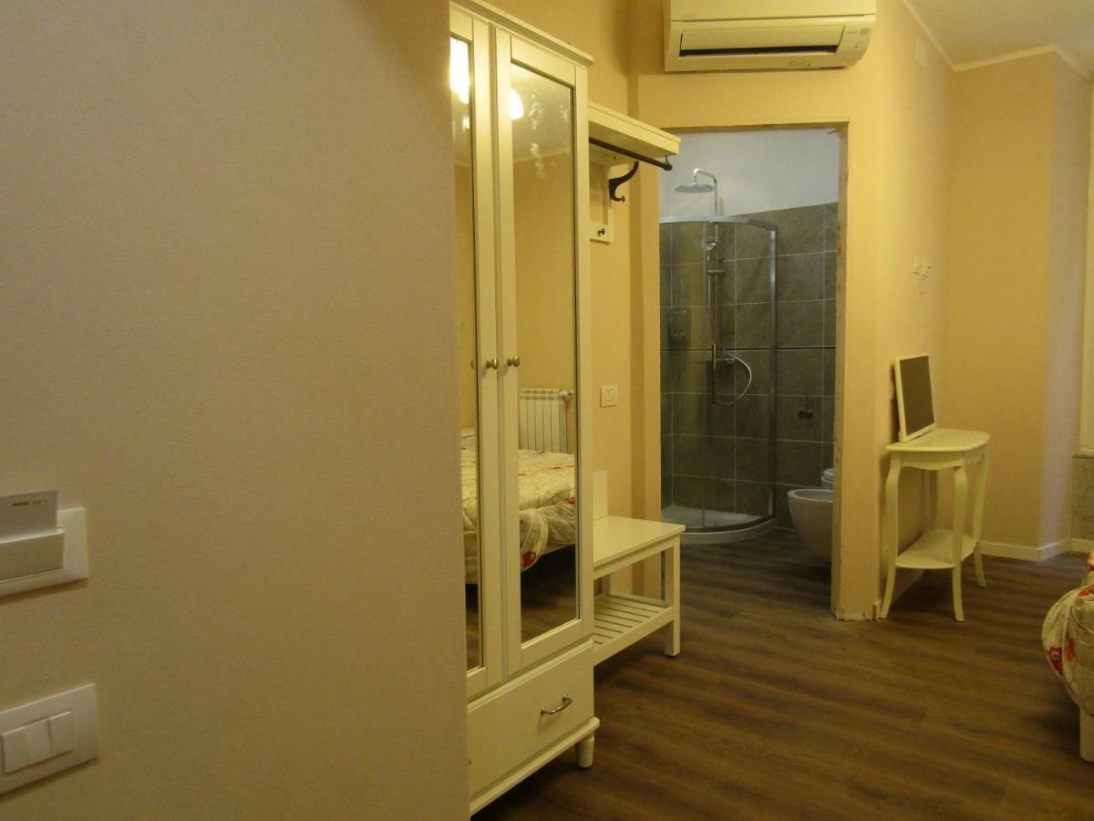 Tourist Point La Spezia Hotel Bagian luar foto